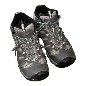 KEEN Women's Headout Waterproof Hiking Boots size 8.5